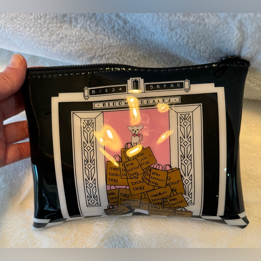 Bloomingdales Cosmetic Bag - Picture 3 of 4